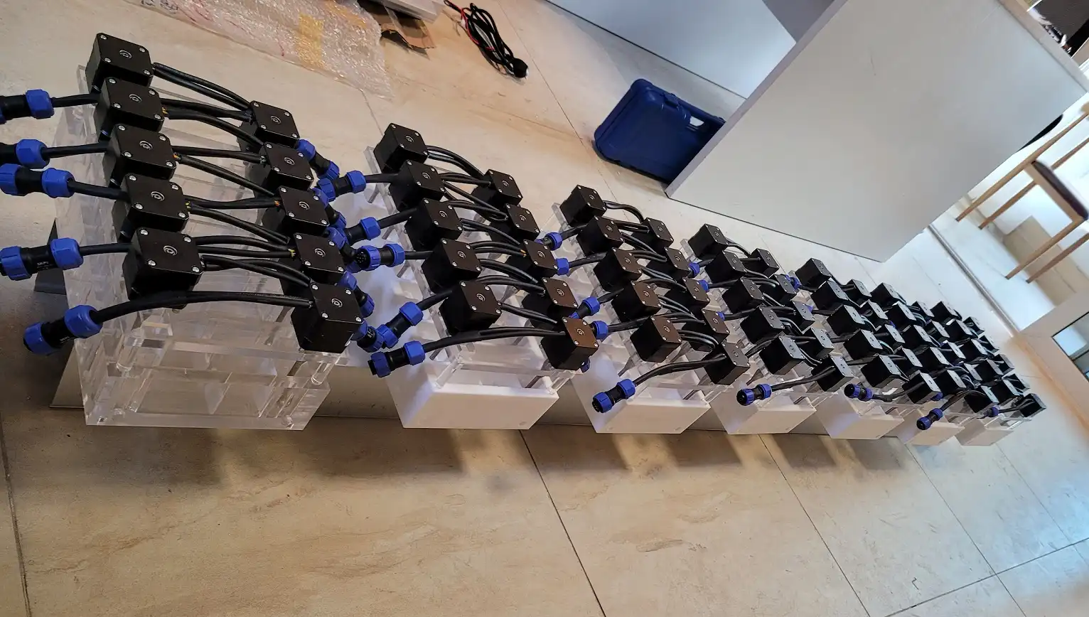 Mixer settlers Mixer settlers