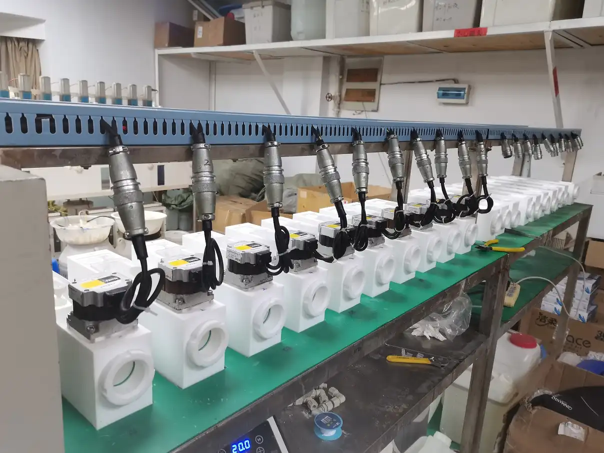 Lab scale mixer settlers Lab scale mixer settlers