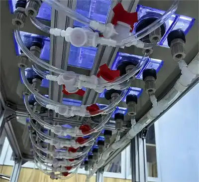 Lab scale mixer settlers